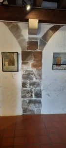 Tableaux de Marianne Maillefer présentés lors de l’exposition au Kiwanis Club de Rolle en 2024.